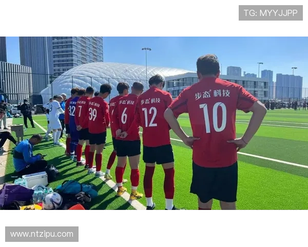 追忆绿茵传奇去世足球明星全体合影展现永恒的荣耀与怀念 追忆绿茵传奇去世足球明星全体合影展现永恒的荣耀与怀念